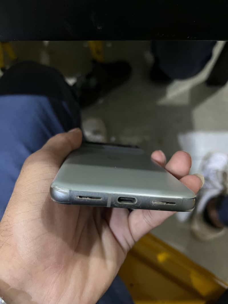 Google Pixel 8 3