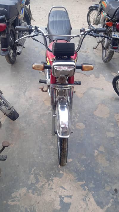 Honda CD 70 model 20/21 Karachi number complete file fast owners