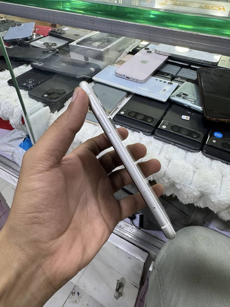 Apple iPhone 11 1