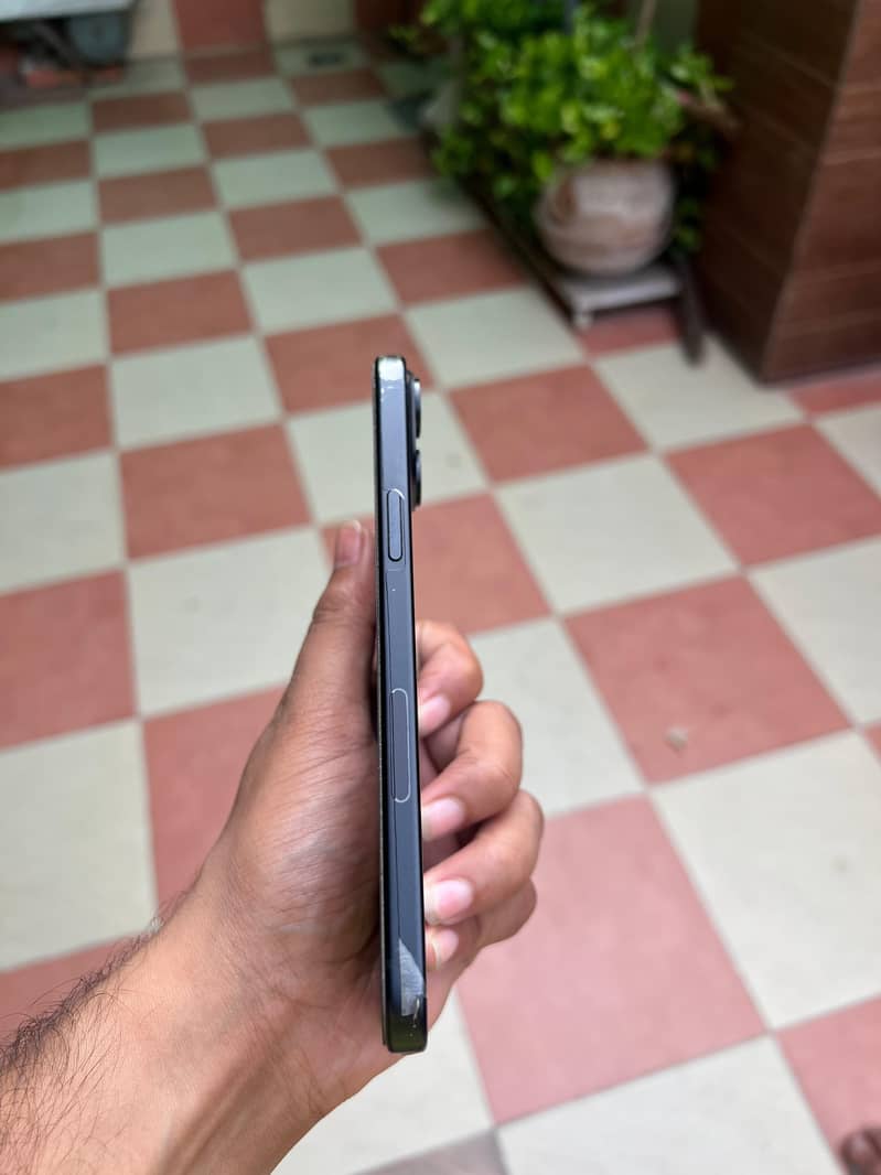 Apbple iPhone 15 plus 2