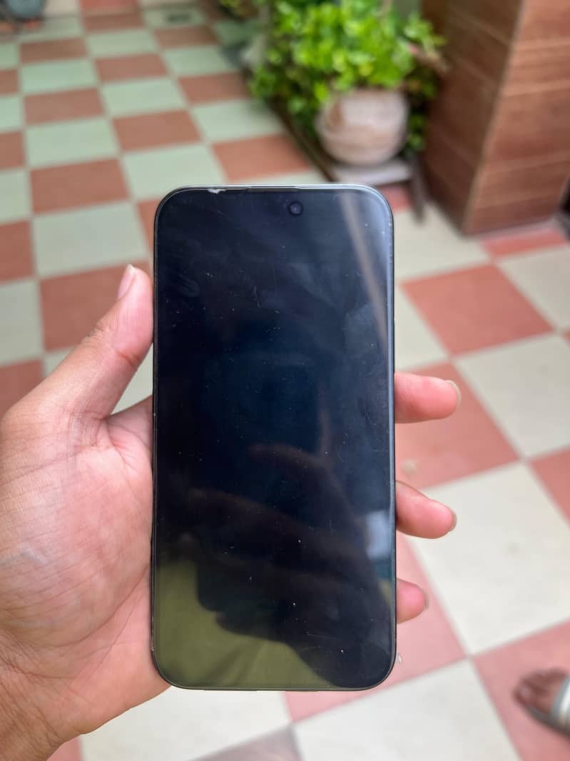 Apbple iPhone 15 plus 6