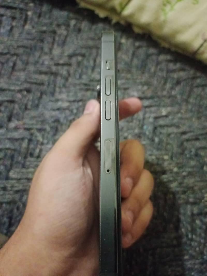 Apple iPhone 13 Pro 3