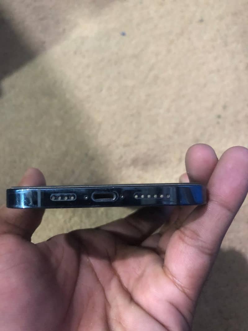 Apple iPhone 12 Pro Max 4