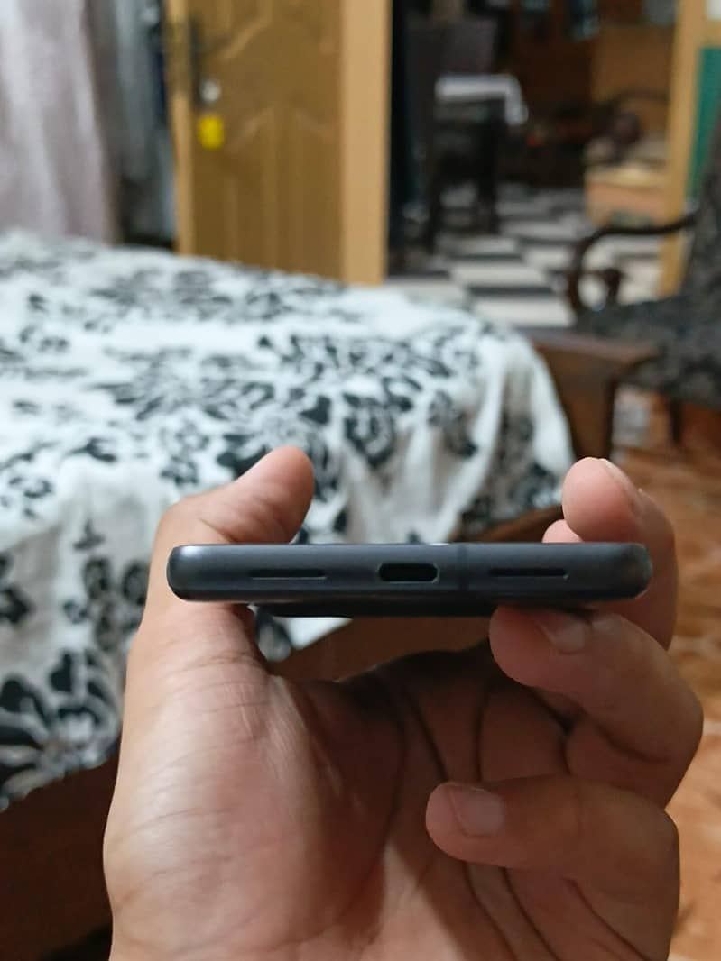 Google Pixel 7 4