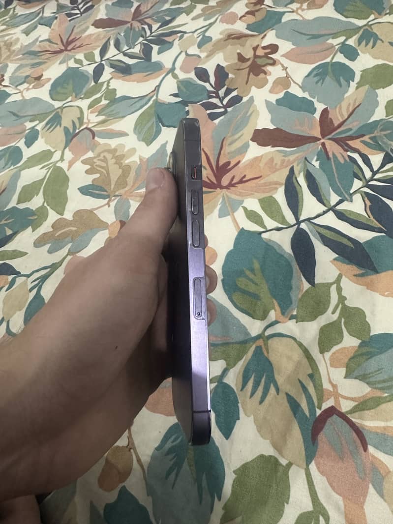 Apple iPhone 14 Pro 1