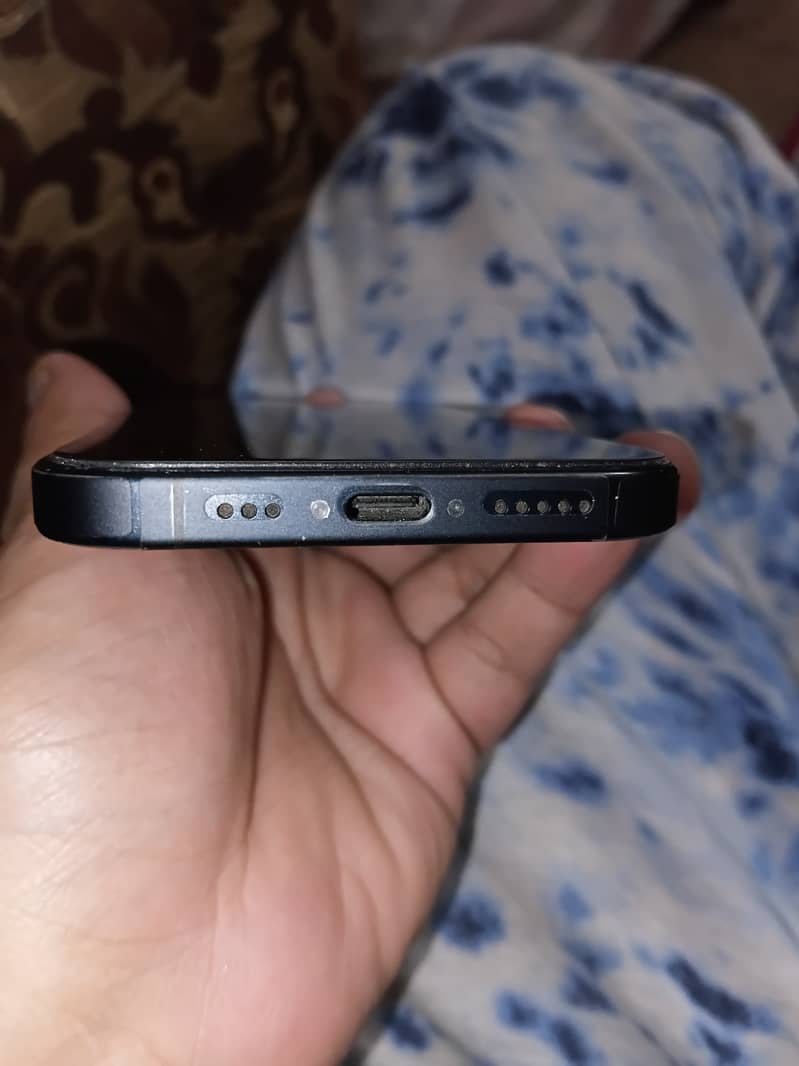 Apple iPhone 16 1