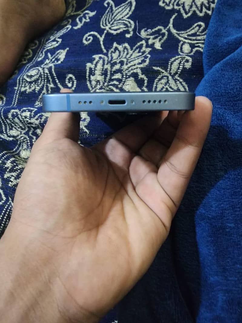 Apple iPhone 14 4