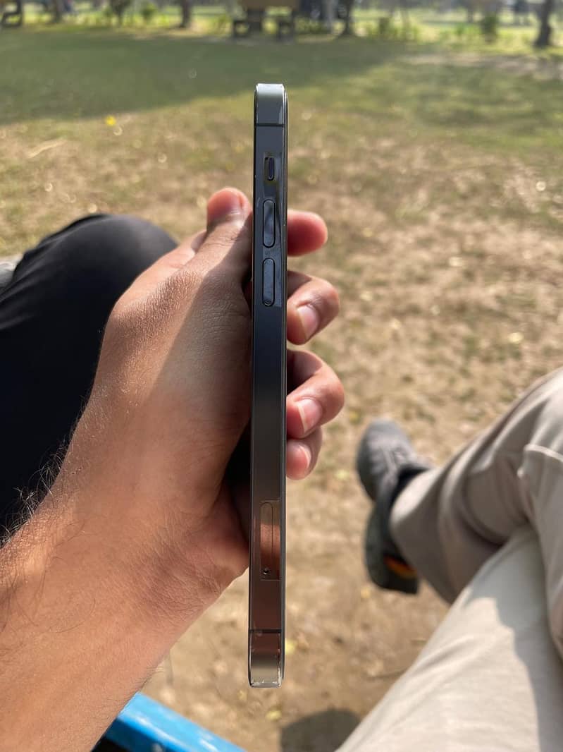 Apple iPhone 12 Pro 1
