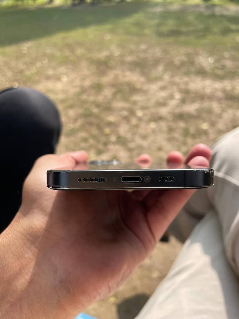Apple iPhone 12 Pro 4