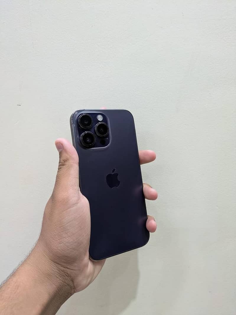 Apple iPhone 14 Pro Max 0