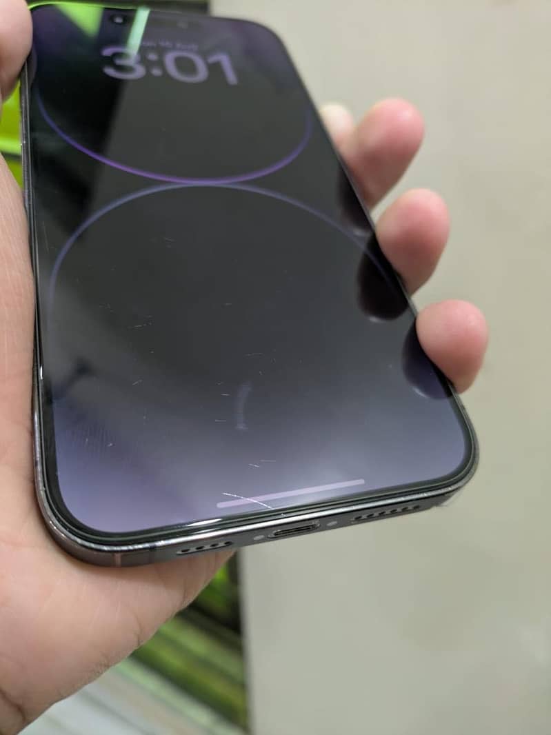 Apple iPhone 14 Pro Max 1