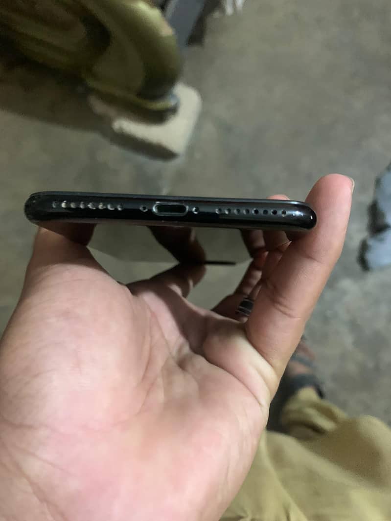 Apple iPhone 7 Plus 2