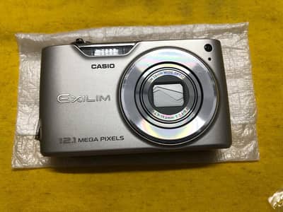 casio exilim digital camera 12.1 megapixel with all accessories