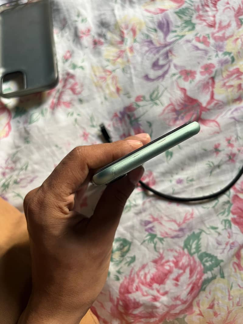 Apple iPhone 11 5