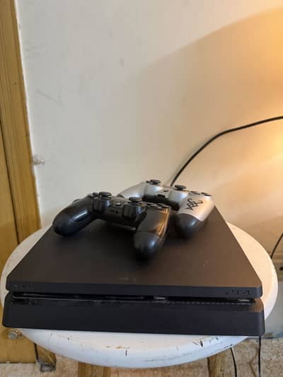 Playstation 4 slim