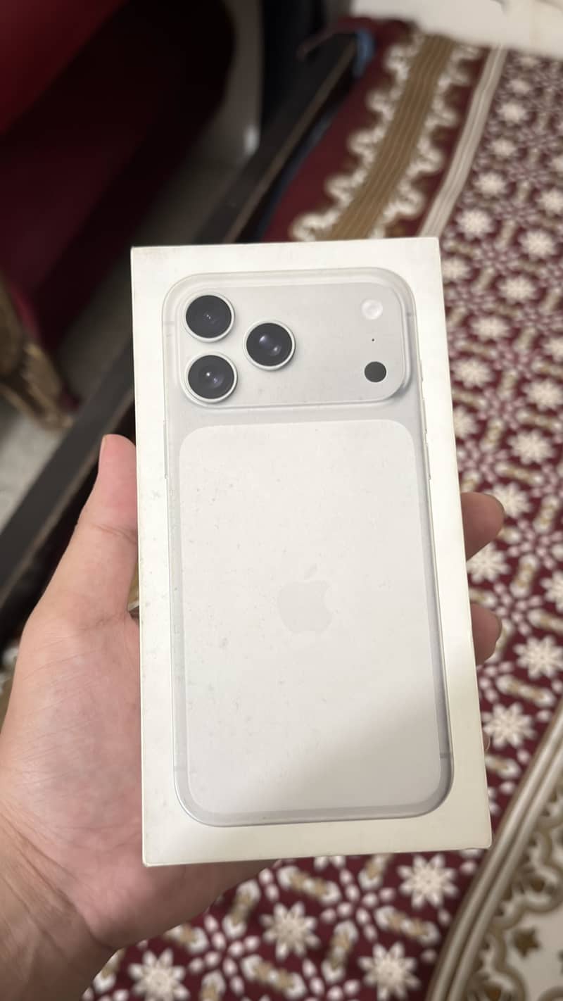 Apple iPhone 17 Pro Max 2