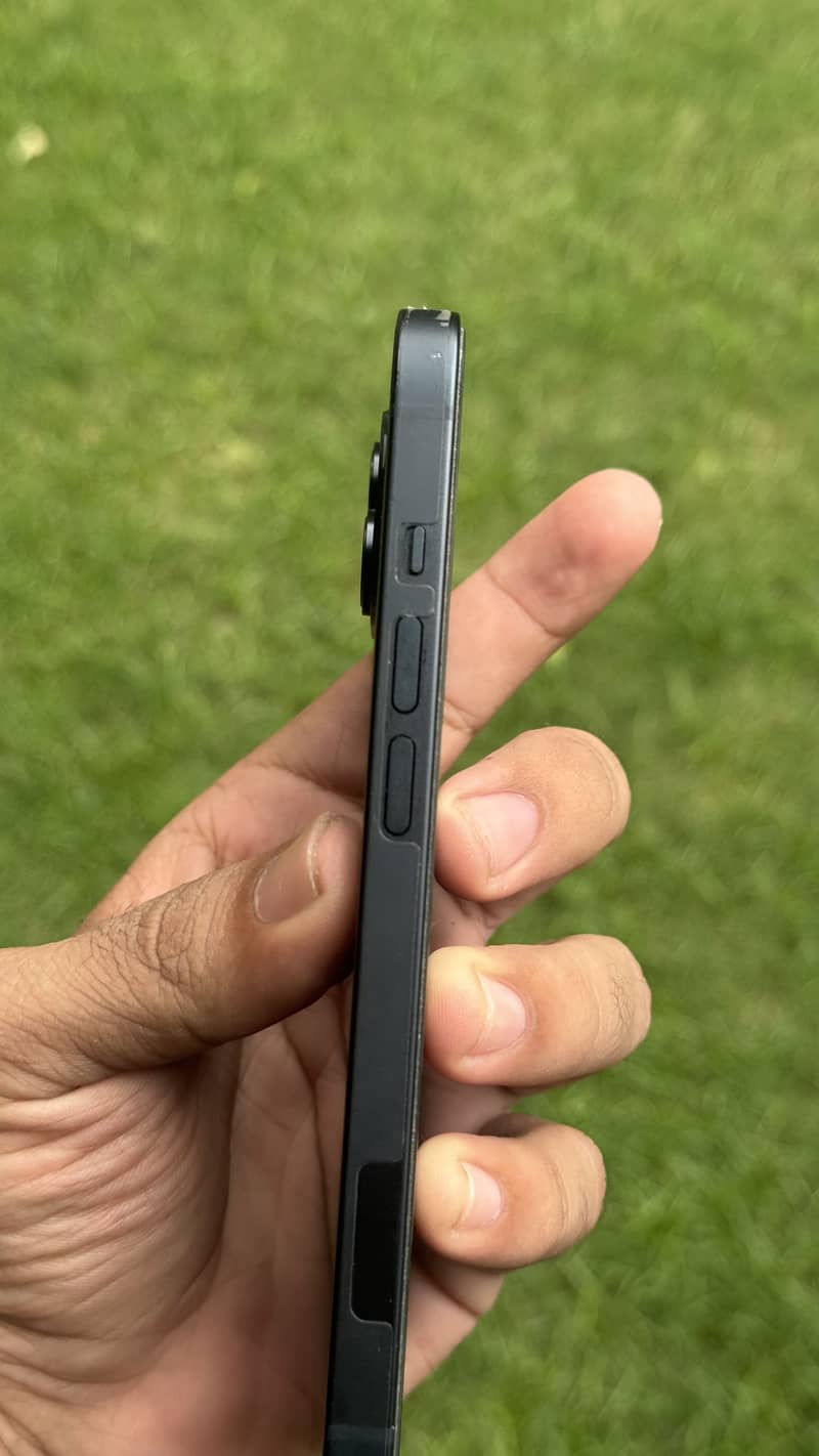 Apple iPhone 14 JV 1