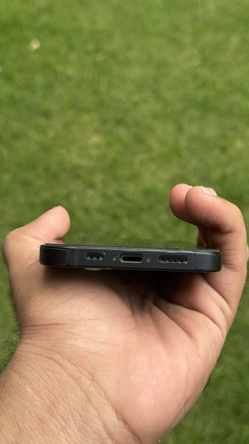 Apple iPhone 14 JV 3