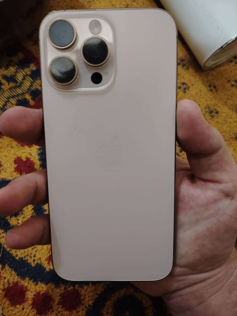 Apple iPhone 16 Pro Max 0