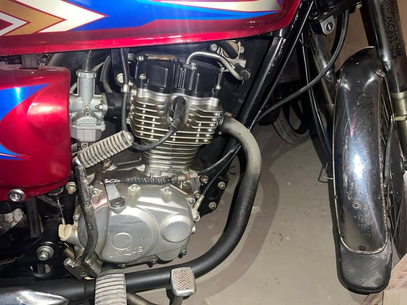 unique 125 1