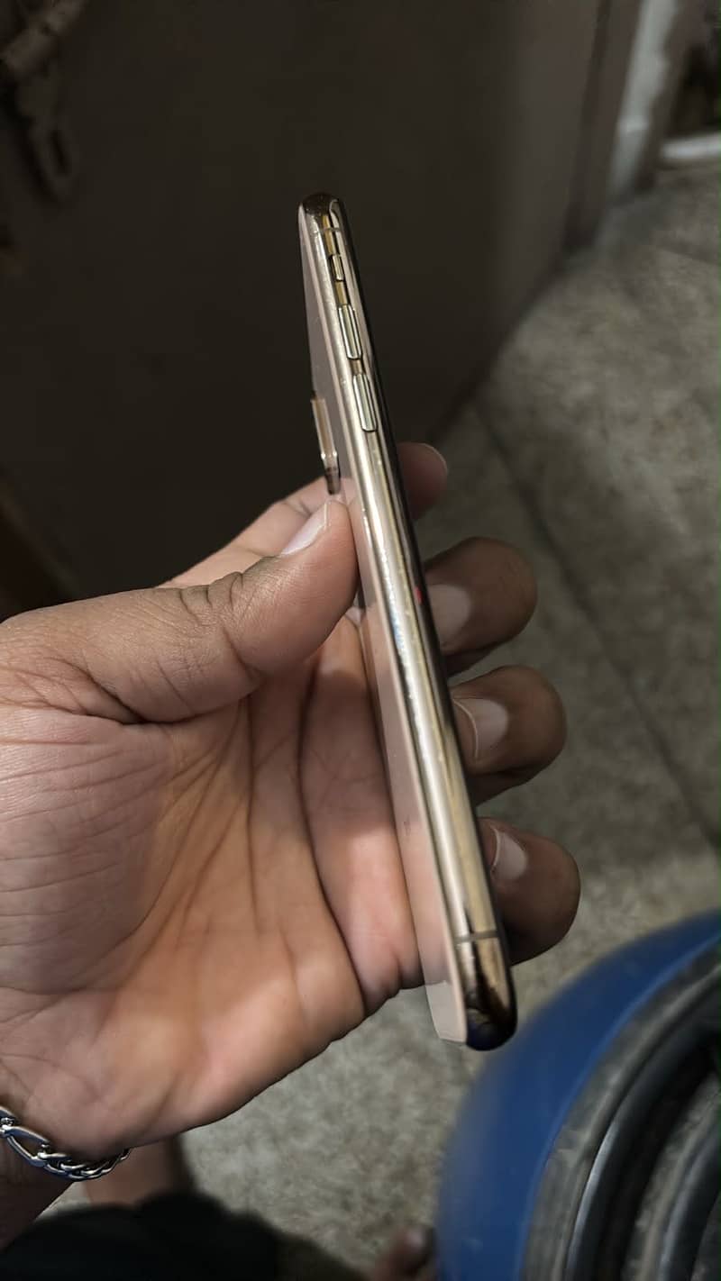 Apple iPhone XS 0