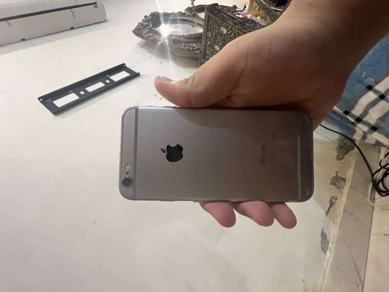 Apple iPhone 6 6