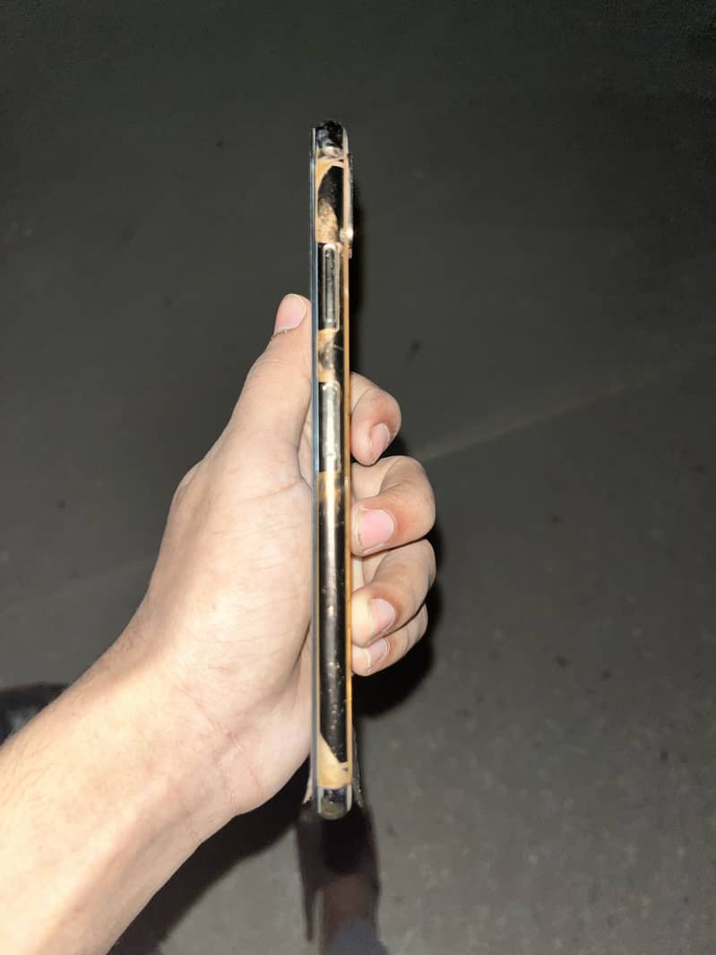 IPHONE XS MAX 1