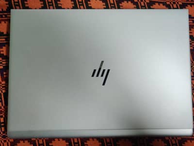 Core i5 8th 16gb ram 512 gb ssd 2gb graphic card