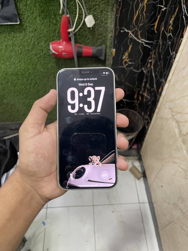 Apple iPhone 12 0