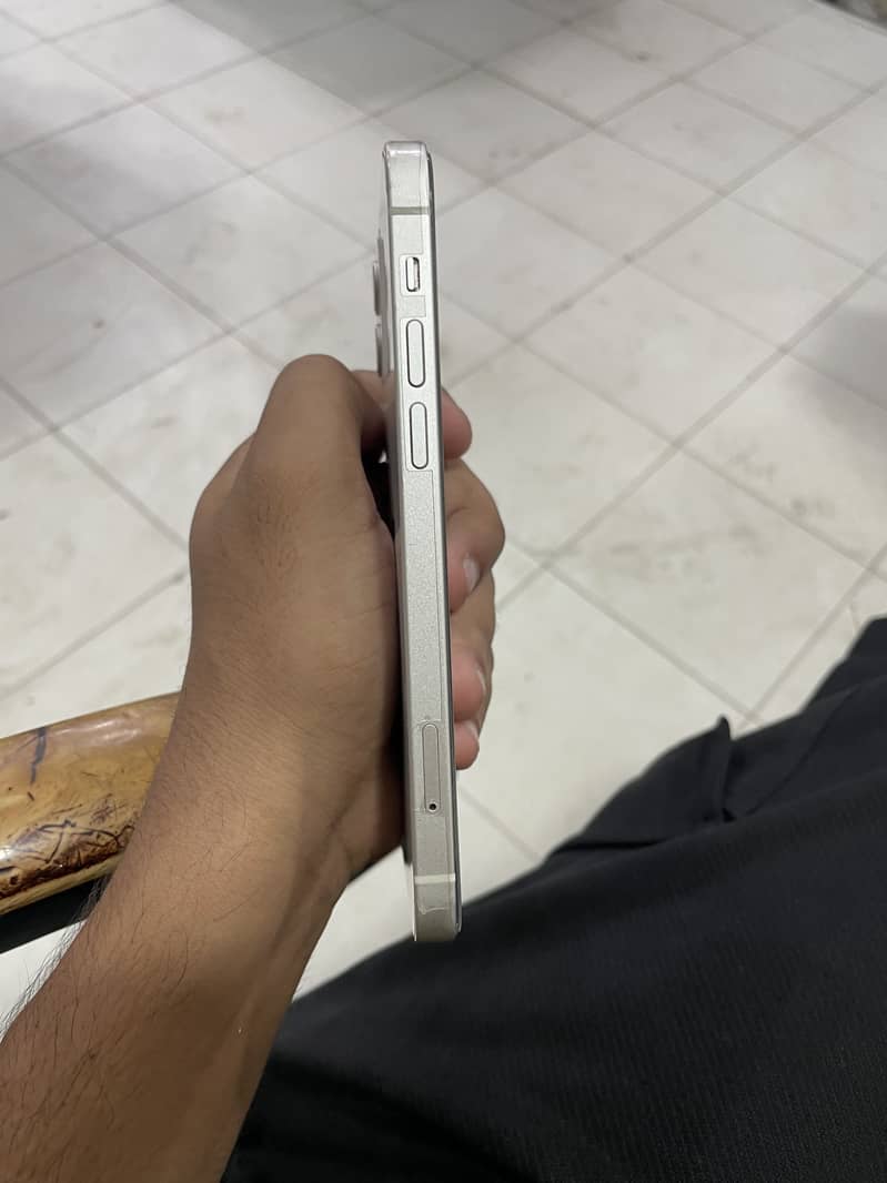 Apple iPhone 12 3
