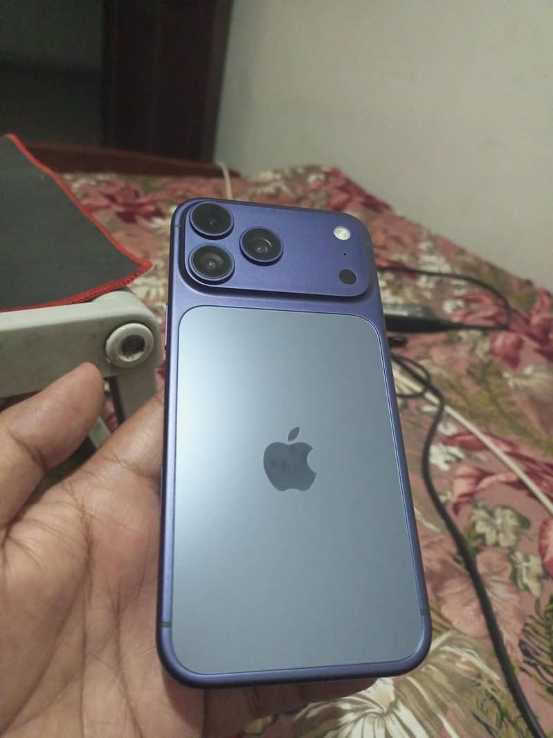 Apple iPhone 17 Pro Max 2