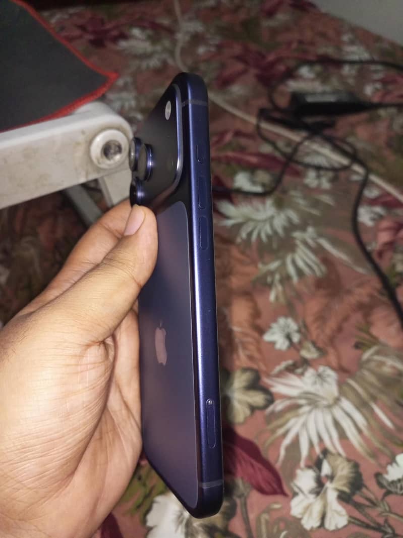 Apple iPhone 17 Pro Max 3