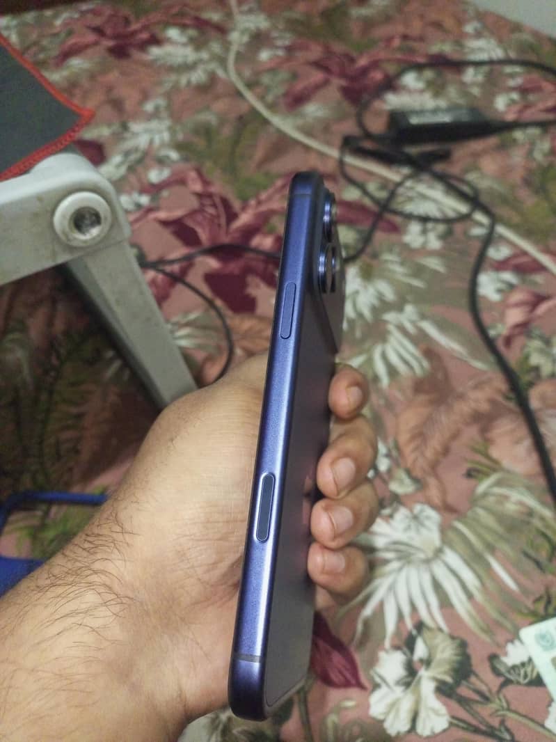 Apple iPhone 17 Pro Max 4