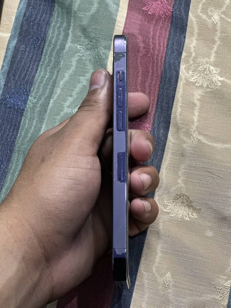 Apple iPhone 14 Pro 4