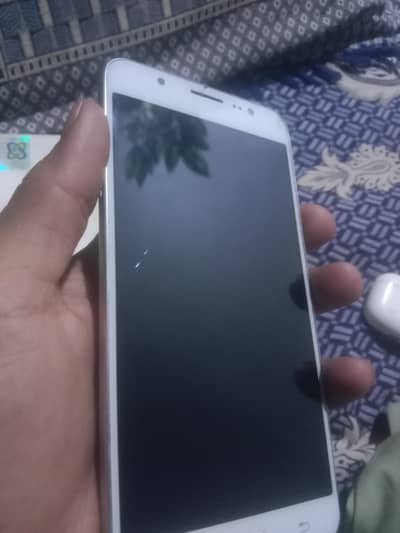 Samsung Mobile J7