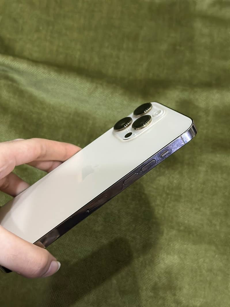 Apple iPhone 14 Pro Max 3