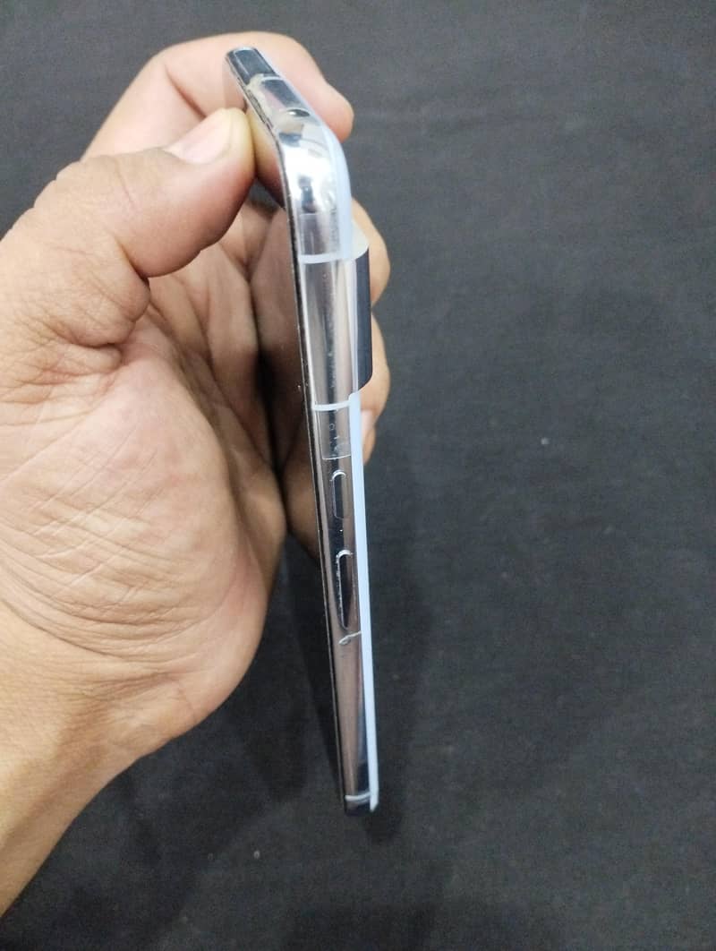 Google Pixel 8 Pro 2