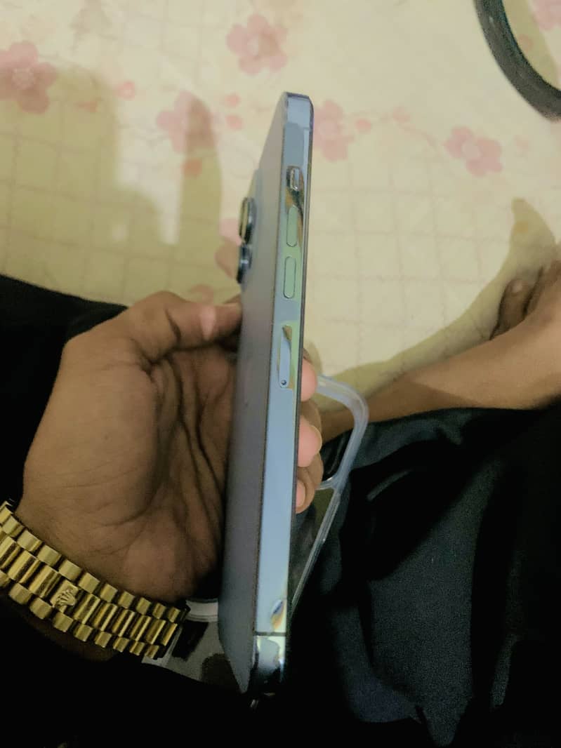 Apple iPhone 13 Pro Max 3