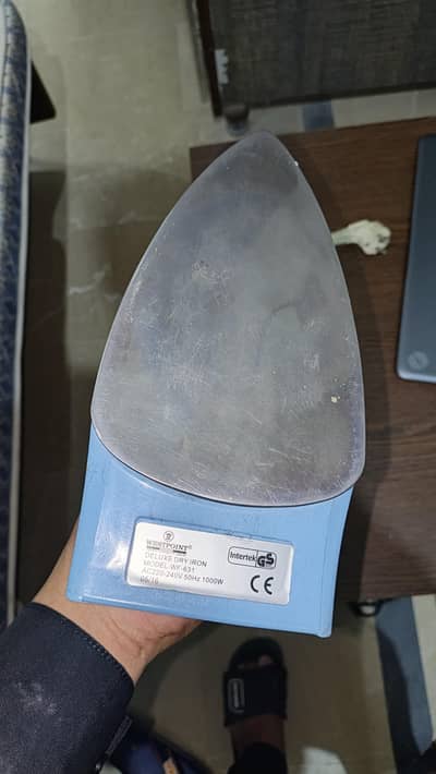 Westpoint Deluxe Dry Iron (WF-631) - Excellent Condition