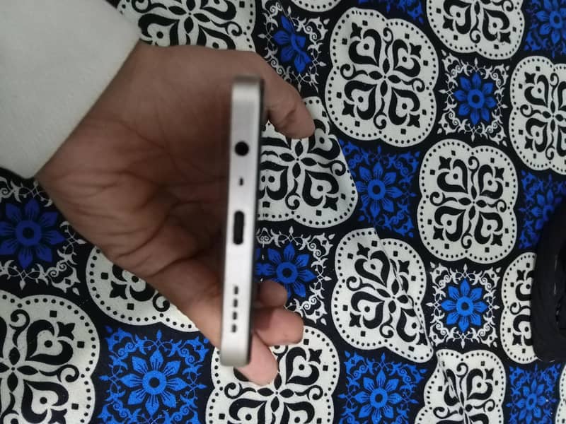Realme C61 2