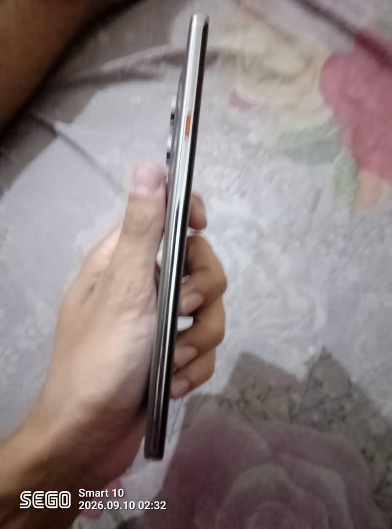 Tecno CAMON 40 Pro 4