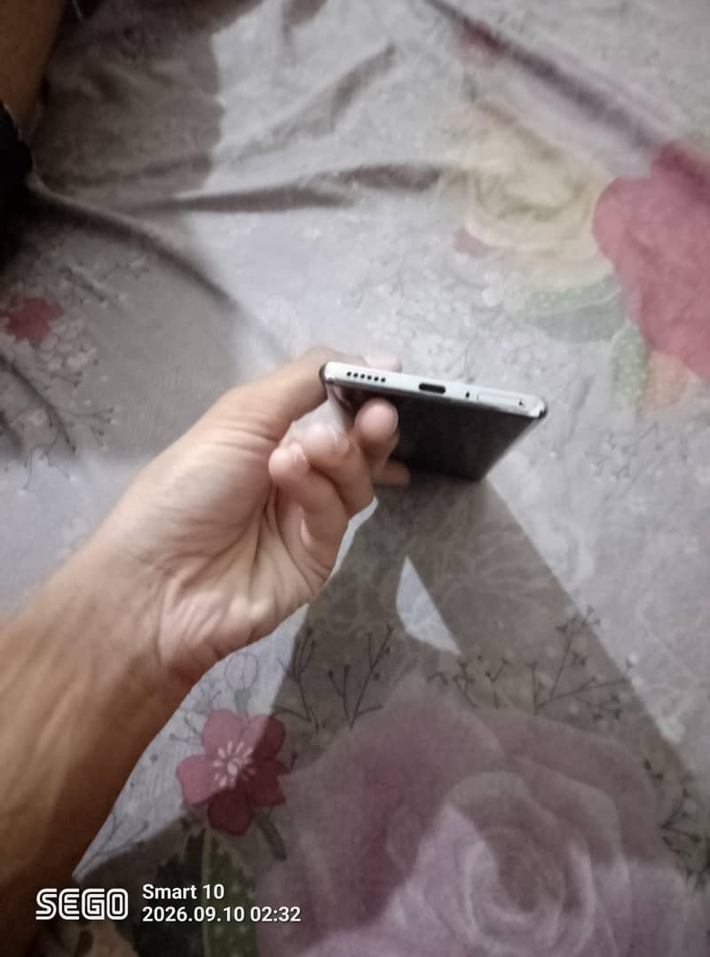 Tecno CAMON 40 Pro 6
