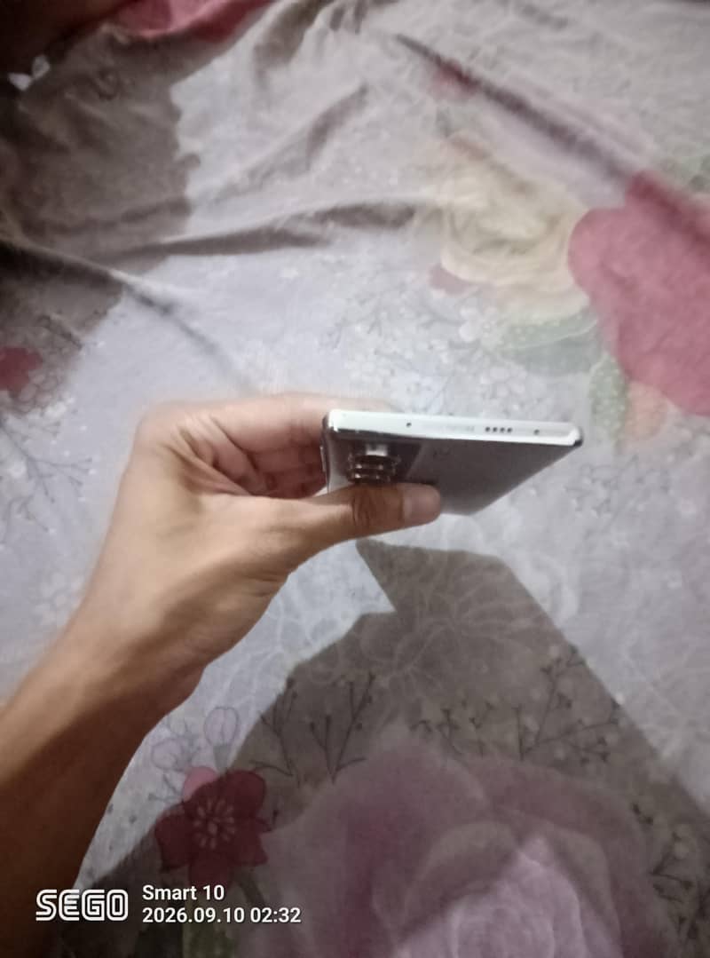 Tecno CAMON 40 Pro 7