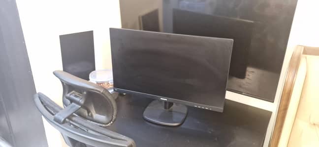 Philips 243V7Q 24" Full HD IPS LED Monitor - Slightly Used