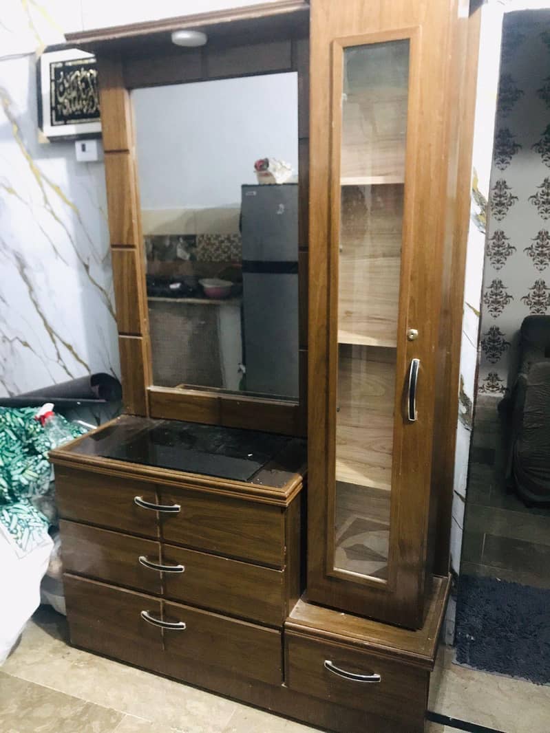 rotating dressing table 1
