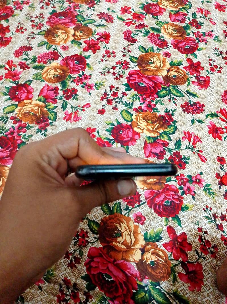 iphone 11 pro 4