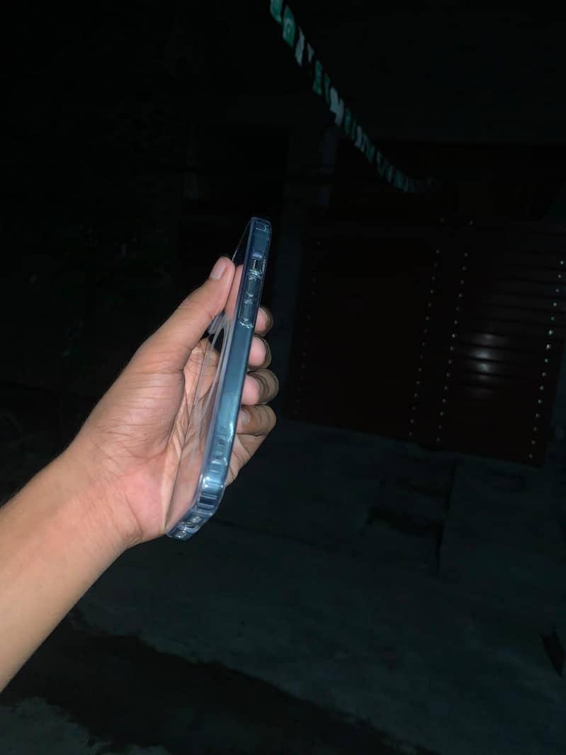 Apple iPhone 13 1
