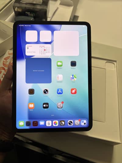 iPad Pro 11-inch M4 Wi-Fi 256GB - Like New Condition