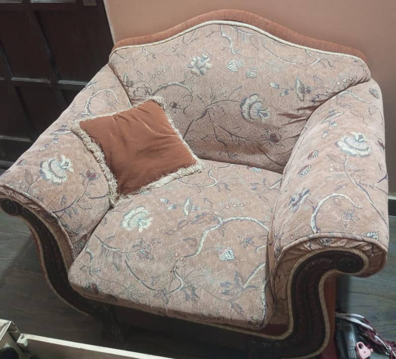 7seater sofa set with centre table. 2