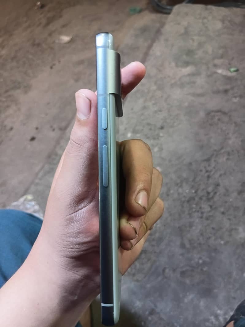 Google Pixel 8 2